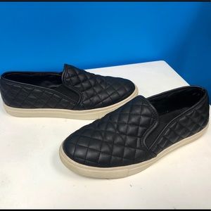Steve Madden Eccentric Black Slip-Ons